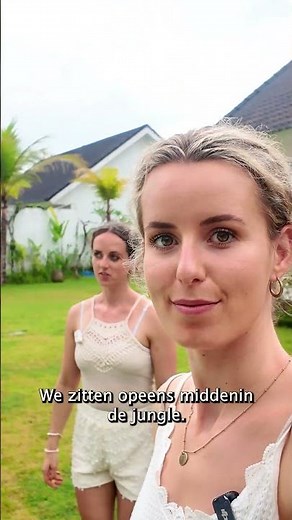 BALI VLOG 🌴 Our FIRST day in UBUD – Luxury VILLA in the JUNGLE 🌿 & FOOD 🍜 | Travelling Sisters