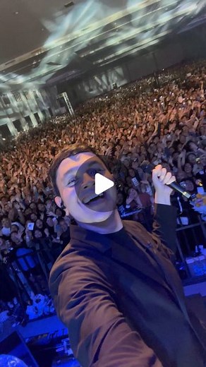 Tulus on Instagram: "Yogyakarta, 25 Februari 2023. Tur Manusia! 💙"