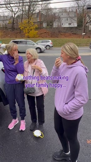 Just Chippy’s on Instagram: "We hope every cookies feels like a warm hug 🫶🏻🍪 #justchippys #cookies #sparkssprinkles #story #storytime #heartwarming #bakery #dessertshop #bestcookies #smallbusiness #foryou #explore"