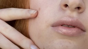 How to Retouch Lips in Photoshop