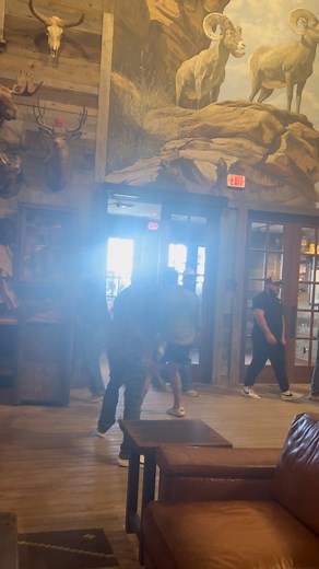 216K views · 1K reactions | #EnOdessaHoy Video tomado por una amiga hoy en Bass Pro Shop en Odessa. Lo que parece ser un altercado entre dos hombres dentro de la tienda. Sucedió a las 2:48 pm. Los hombres fueron escoltados por seguridad fuera de la tienda. #odessa #bassproshops #odessatx | Patsy Casas Telemundo20 | Facebook