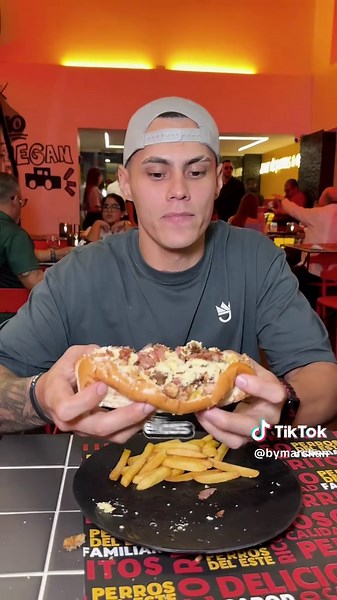 ¡En @perrosdeleste puedes comer completamente gratis si paras el cronómetro en 10 segundos! 😍😍😍❤️‍🔥 ¡Felicidades por esta nueva sede! @perrosdeleste ❤️‍🔥 #Barquisimeto #Lara #Venezuela #Foodie