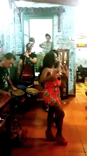 🔴#VIDEO El Sabor de la "Música Cubana" no tiene desperdicio ¡Donde llegues! Te enamora sin la necesidad de tocarte, solo basta escucharla ✨🎶🇨🇺 #LaCunaDelSon #Cuba ➤Canción: Quién Ha Visto Por Ahí Mi Sombrero De Yarey (Orquesta Original De Manzanillo) | Salsa Chimpum Callao