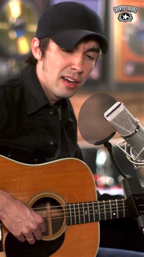 Watch Mo Pitney perform the classic George Jones song "Walk Through This World With Me" | Country Rebel