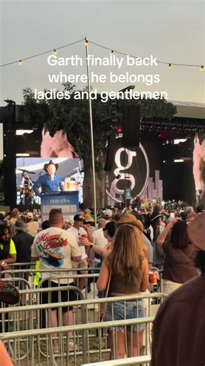 Garth Brooks Back at Hyde Park: Dream Come True