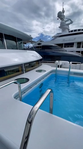 Full tour of THUNDER, an $8,800,000 superyacht #boatbuddies | Boat Buddies