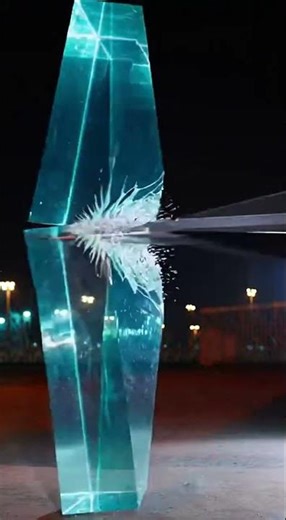 Giant Glass Titan Shatter – Extreme ASMR Physics Break