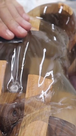 Creating the iconic sculpture from scratch