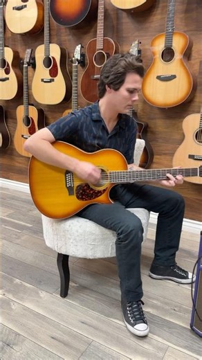 Larrivee's powerful C09 12 String!