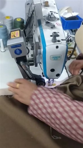 Automated Shoe Making Machine for Streamlined Footwear Manufacturing #sewingmacine,#shoemachine,#bagmakingmachine,#leathermachine,#footwearmachine,#capmakingmachine,#garmentmachine