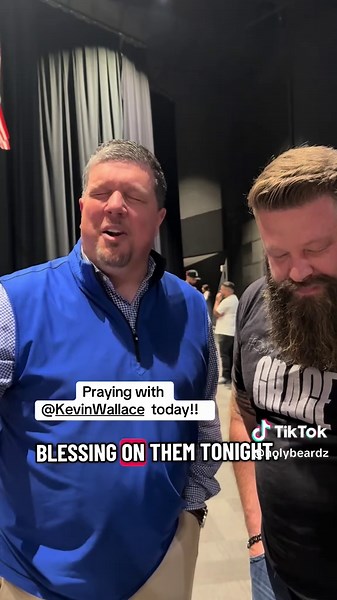 Praying with pastor @Kevin Wallace #prayer #praying #prayed #pray | pray