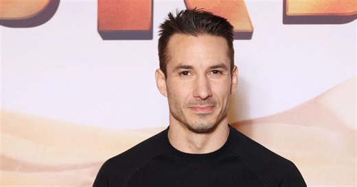 Box-office : Jérémy Ferrari avec "Les K d'or" ou Gilles Lellouche dans "Le crime du 3e étage", qui a réalisé le meilleur démarrage ?