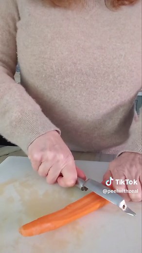 Carrot Cake Roses: Easy Decorating Hack