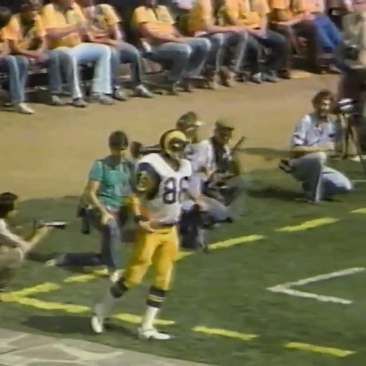 1982-9-12 Los Angeles Rams at Green Bay Packers (Mike Barber 8-yard touchdown pass from Bert Jones) | On this day in Professional Football History