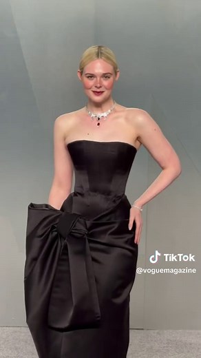 Elle and Dakota Fanning Shine at the Oscars After-Party