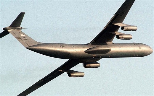 C-141 “运输星”在行动