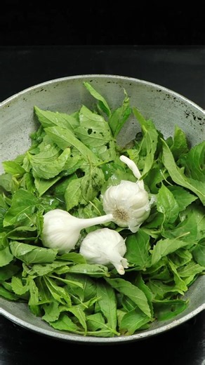 🌿 Viral Gongura Chutney Recipe | Andhra Style Pachadi #Shorts #ViralRecipe #TrendingShorts