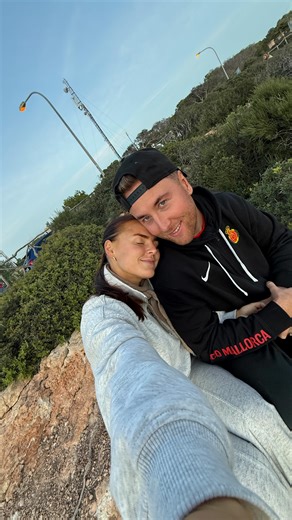 anne plejdrup | i får den lige her på insta også .. 😂😂😂 hvad tror i jeg rigtigt spurgte ham om? 🤪 | Instagram