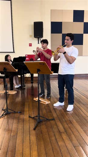 Concerto for 2 Trumpets 1 Mov - Vivaldi