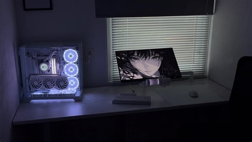 Upgrade Your Minimalist Desk Setup for Maximum Efficiency