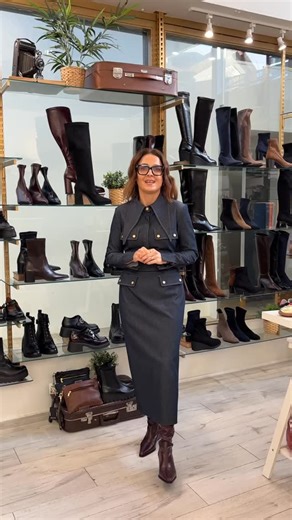 The ultimate Autumn/Winter essential: pull-on stretch boots that deliver on comfort, quality, and style👌 They’re designed to fit both slim and wide calves perfectly – the fit is absolutely amazing & the added bonus is they are water repellent #newcollection #style #boots #waterrepellent #kneehighboots #sockboots #fashionstyle #sheneilshoes | Sheneil Shoes