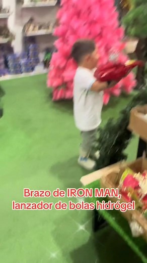 ¿Te imaginas tener el poder de Iron Man en la palma de tu mano? El Iron Man Gel Blaster – Mano Robótica convierte a cualquiera en un verdadero superhéroe con disparos de gel automáticos y un diseño inspirado en Tony Stark. Su tecnología de lanzamiento rápido, batería recargable y miles de municiones de gel hacen que la diversión sea ilimitada. | Mistica Innovation