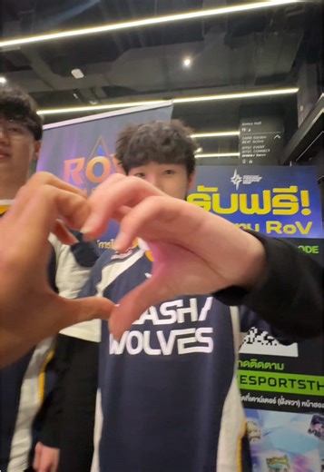 他们太可爱了🥺 #apl2025 #flashwolves #nailiu #fwzhan