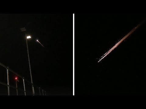 Incredible video shows meteor breaking up in the atmosphere