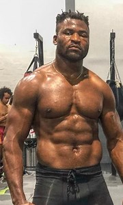 Les Combats de Rue de Francis Ngannou 😳 | La Sueur