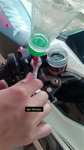 Super Bike Brake Oil Change | Motorcycle Brake Fluid Replacement Service trick guide!