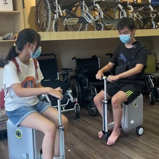 Airwheel's Electric Smart Suitcases: Your Ticket to a Thriving Business! #smartluggage #travel