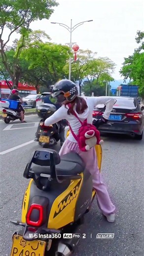 The girl's dinner is missing again action camera funny motorcycle
