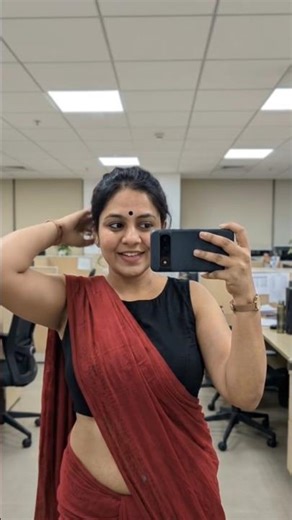 After Office… This Saree Selfie Was Unexpected 👀