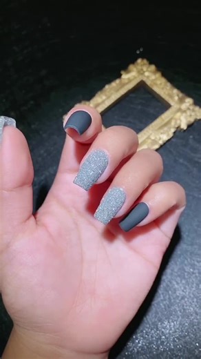 Glittery Nail Art Tutorial for Stunning Manicures