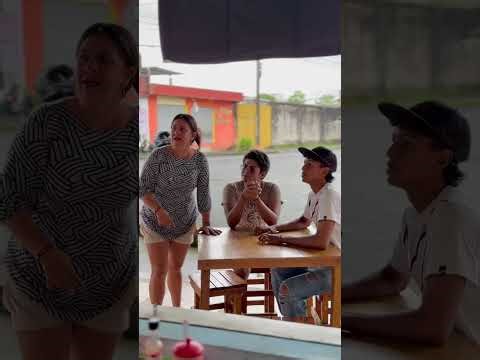 Le invitaron a la suegra y ella llegó con sus hijos a com3r grat!s#viral #estadosunidos🇺🇸 #mexico #
