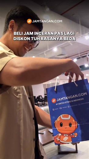 JAMTANGAN.COM | #1 Watch Store in Indonesia on Instagram: "Beli jam tangan inceran pas lagi diskon tuh rasanya beda 🤑 Waktunya checkout jam tangan inceran kamu di Natalan PRJ🎁 ✅ Diskon up to 85% ✅ voucher hingga 5 juta + Bonus ekstra voucher dari bank favourite kamu! Pantengin terus karena akan ada Flash Sale up to 92% 🤑 🗓️ 18-25 Desember 2025 #jamtangan #machtwatch #pastiori #yangpastipasti"