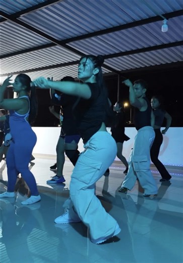 Aprendiendo Bachata: Clase de Coreografía Divertida