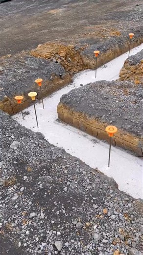 6.8K views · 26 reactions | How we use footings to distribute the weight of a house or a building #build #howto #concrete #constructio | FB.Giro | Facebook
