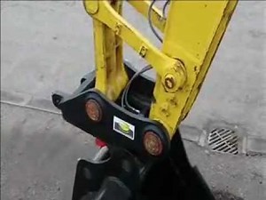 STRICKLAND Twin Pin Auto Lock Quick Hitch.wmv