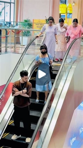 Badnaam Prankster 👑 ( राज़ ) | @raazpranks Kuch Notice kiya ?😂 . . . #reels #meme #instagram #explorepage #reelsinstagram #explore | Instagram