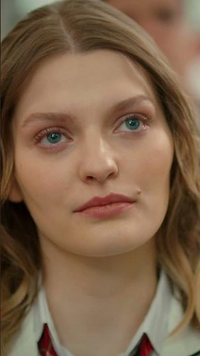 Kardeşlerim | Farsi Dubbed | دروک و آسیه دست تو دست میان رو صحنه #Kardeşlerim