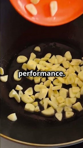 8 Amazing Benefits of Garlic! 🧄