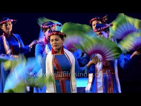 Ramayana from Vietnam : Fan Dance