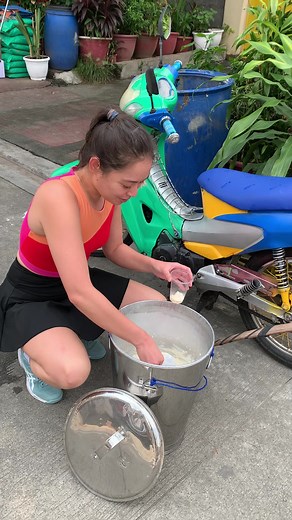 Monique Tuzon on TikTok