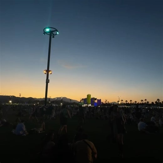 Isabel Moya on Instagram: "I forgot I went to Coachella 👄"