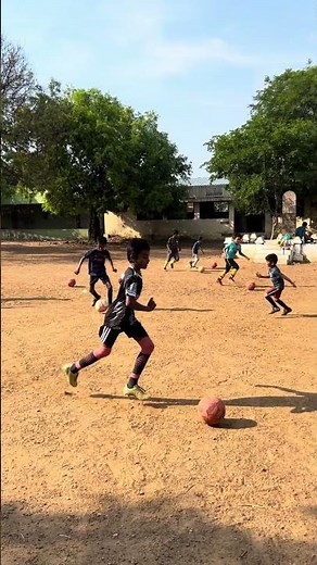 U10 fun game warmup (shark and minnows) #footballshorts #youthfootball #funwarmup