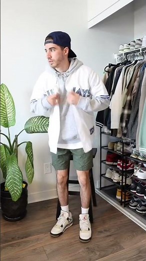 Effortlessly cool: 3 ways to style a baseball jersey! ⚾🔥 #StreetStyle #BaseballJersey