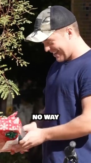 Being Rude To My Fans, Then Giving Them Christmas Presents.. | BigDawsTv