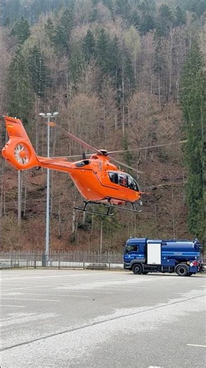 Christoph 14 landing at Chiemgauarena #helicopter #einsatz #airbushelicopters #pilot #airbus #short