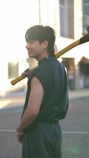 망치의 신: 정국의 매력적인 3D 애니메이션